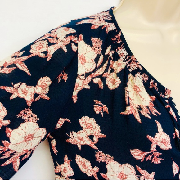 Jessica Simpson Navy Floral Popover Top - Picture 6 of 16